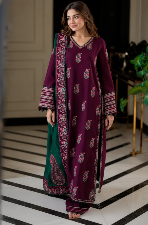 Emerald Noir Paisley Embroidered 3PC Unstitched Lawn Suit