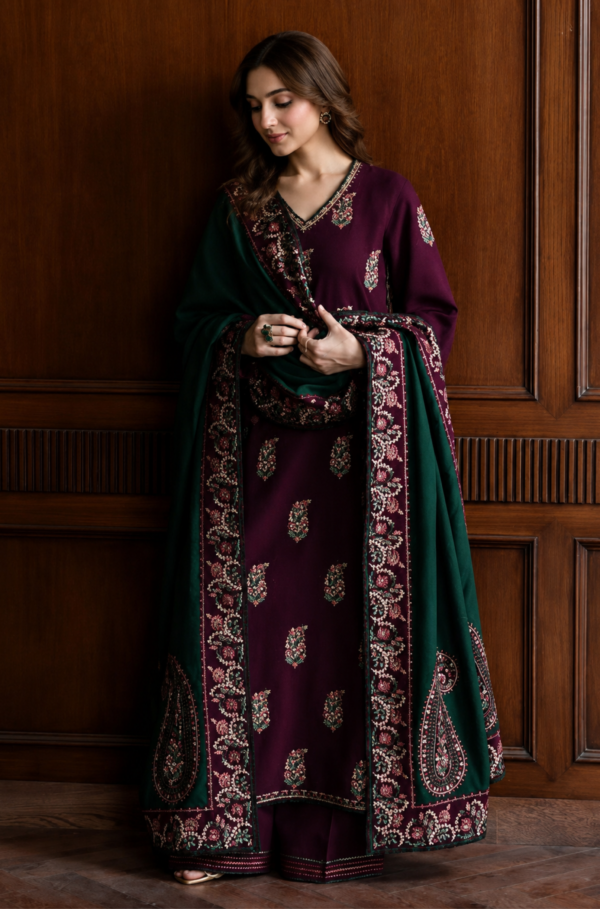 Emerald Noir Paisley Embroidered 3PC Unstitched Lawn Suit